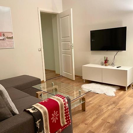 Spacious Holiday Apartment With Wifi And Parking Pärnu Kültér fotó