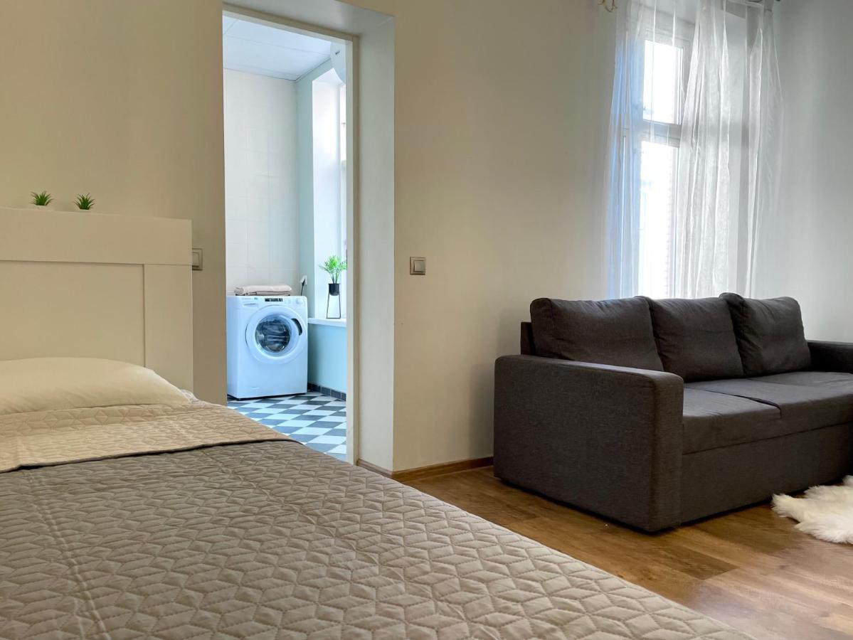 Spacious Holiday Apartment With Wifi And Parking Pärnu Kültér fotó